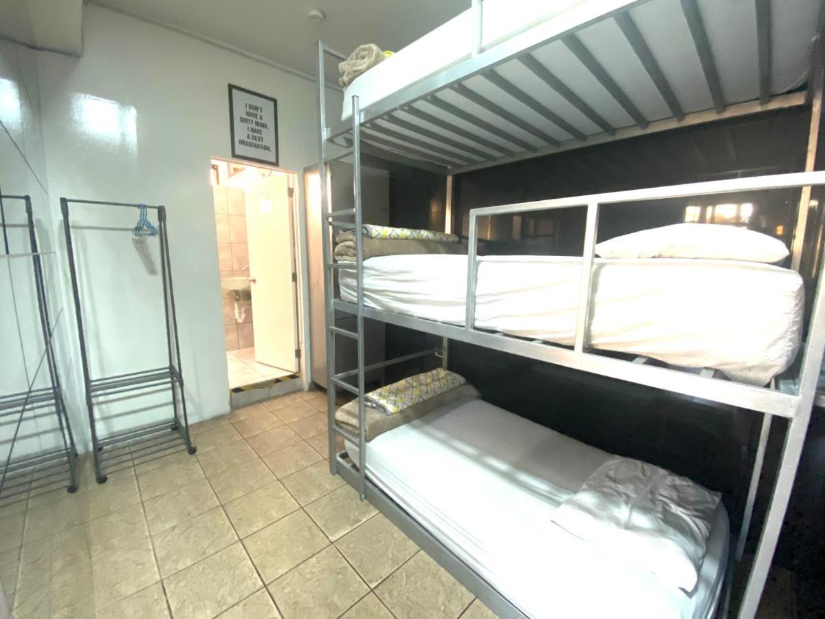 Ica Adventures II Hostel Екстериор снимка