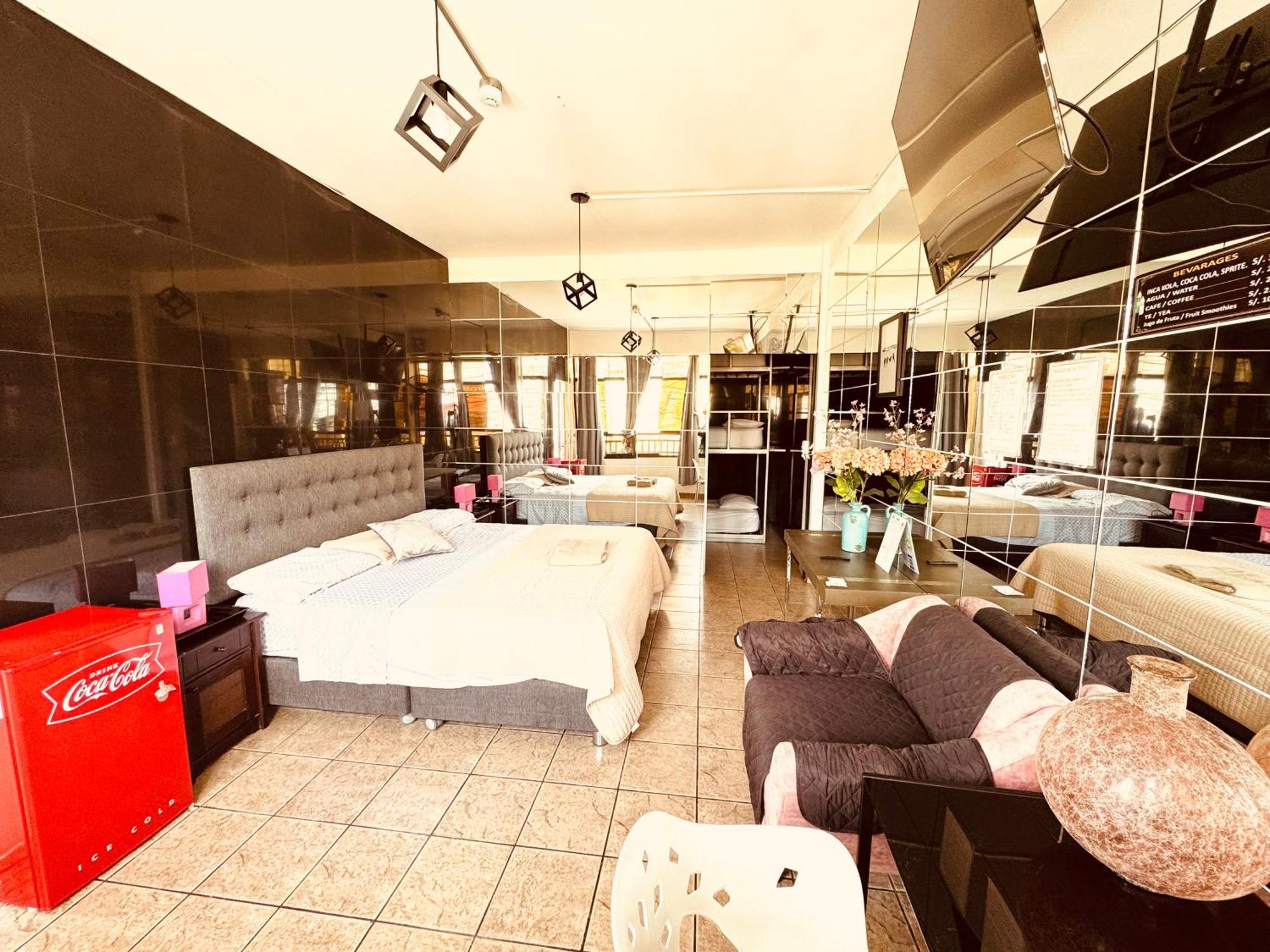 Ica Adventures II Hostel Екстериор снимка