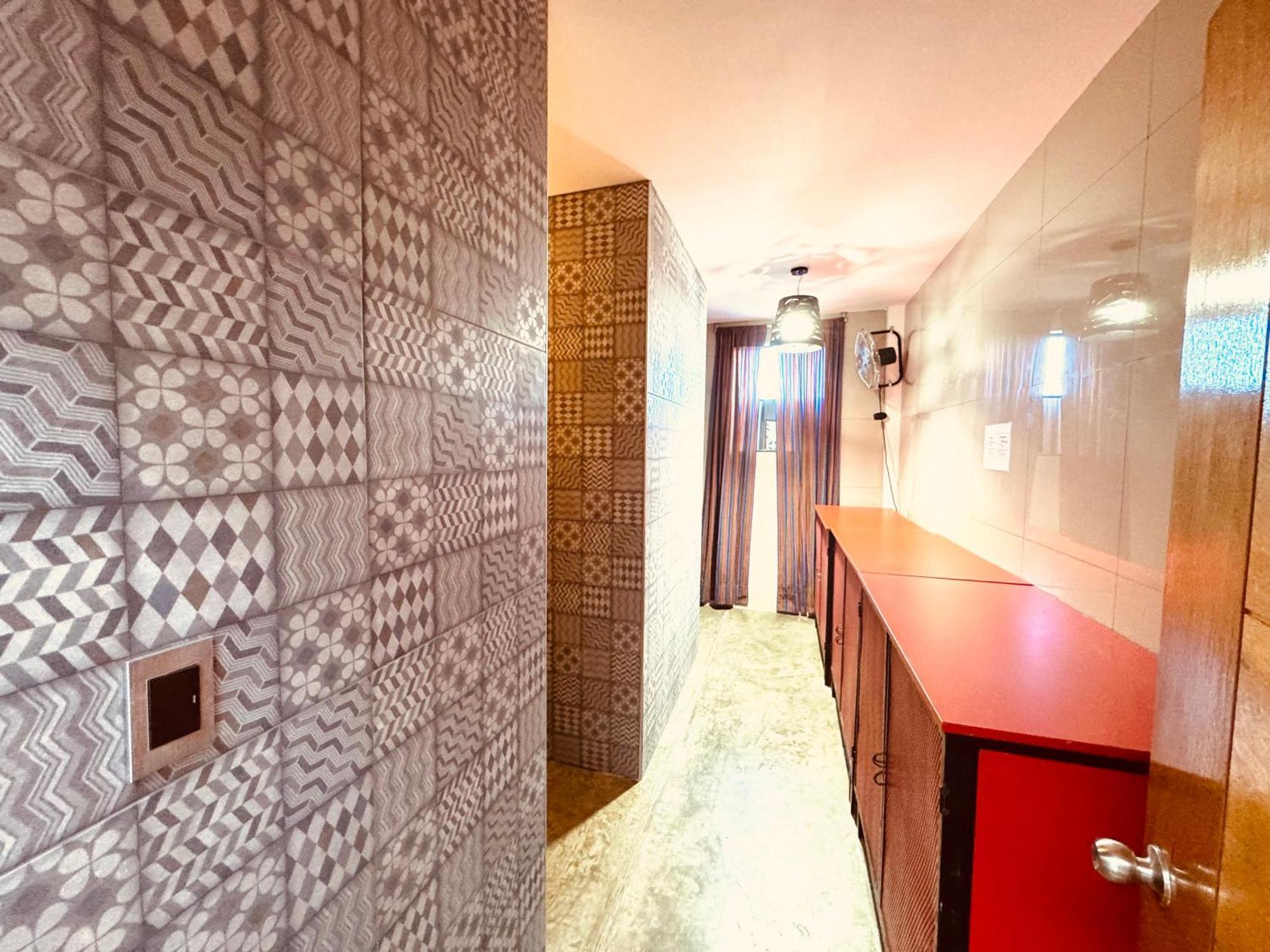 Ica Adventures II Hostel Екстериор снимка