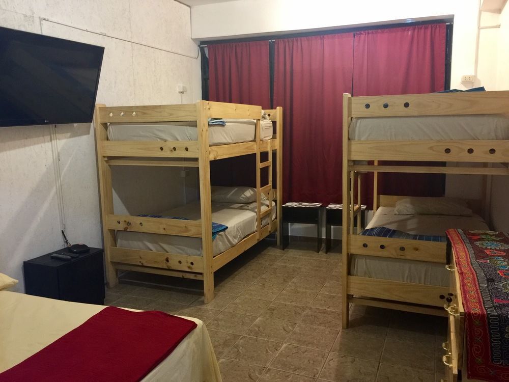 Ica Adventures II Hostel Екстериор снимка