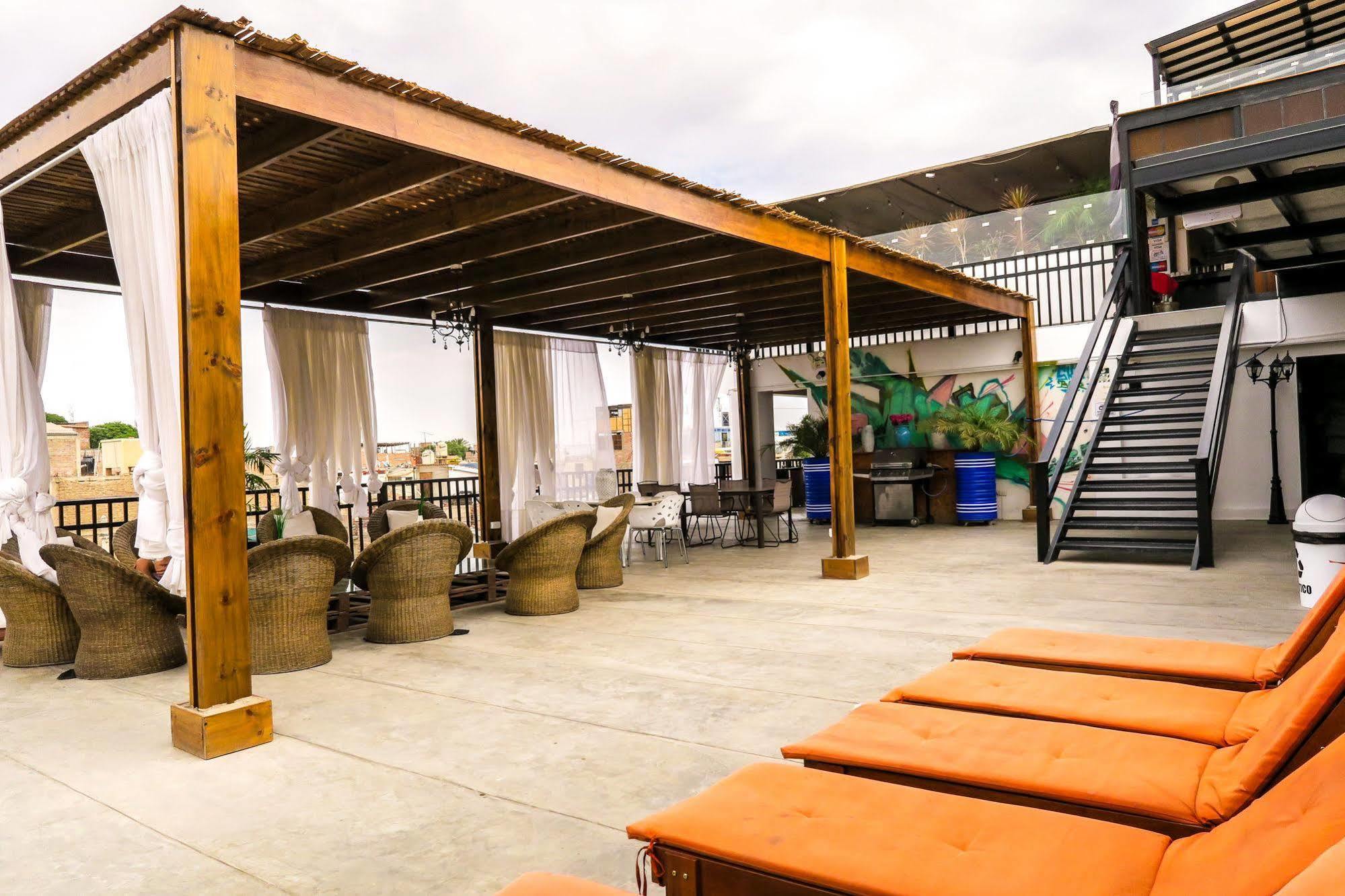 Ica Adventures II Hostel Екстериор снимка